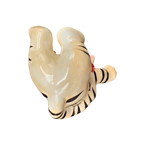 Trio Of Playful Kittens Playing with Circus Balls Porcelain Figurines - Picture 9 of 16